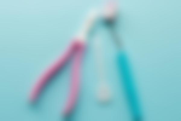 这份广州牙套价格表汇总了广州正畸好的医院医生和收费哦