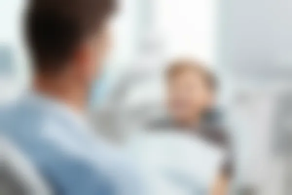 成都精致口腔门诊部超值美白牙优惠，原价980元起现仅需680元起，尽享迷人微笑，机会难得！